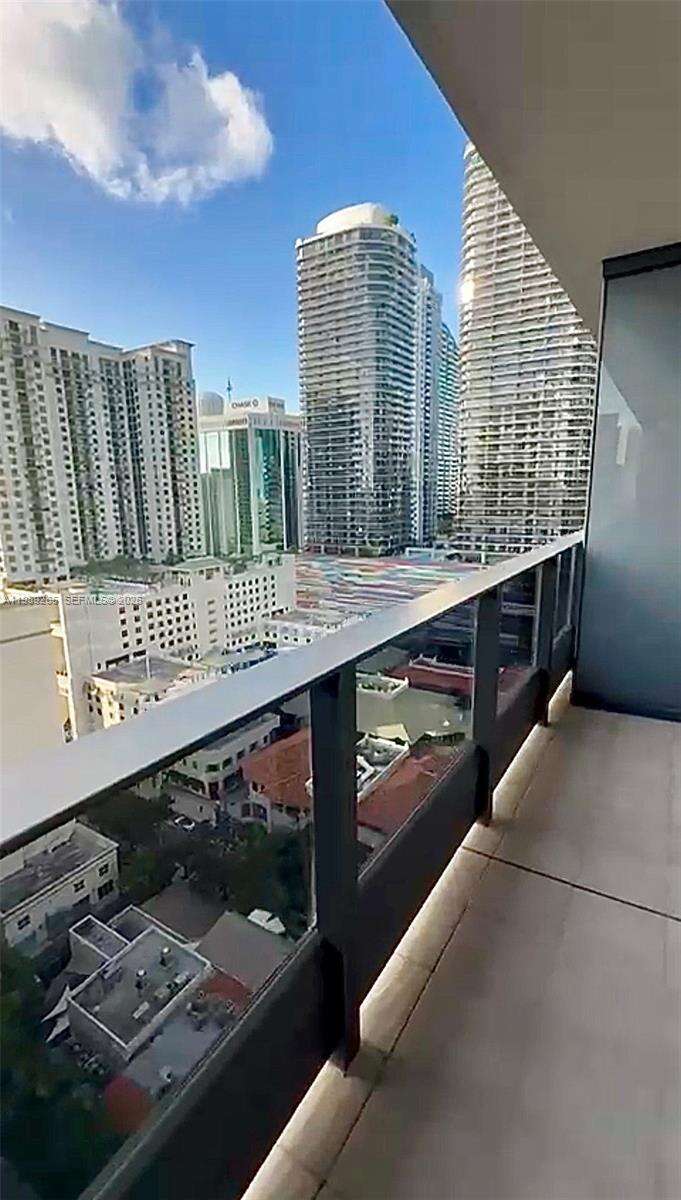 Brickell Flatiron at 1000 Brickell Plz, Miami, FL 33131 - For Sale photo 33