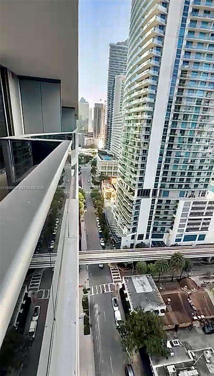 Brickell Flatiron at 1000 Brickell Plz, Miami, FL 33131 - For Sale photo 36