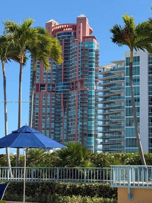 YACHT CLUB AT PORTOFINO - 90 Alton Rd, Miami Beach, FL 33139 | Picture 2