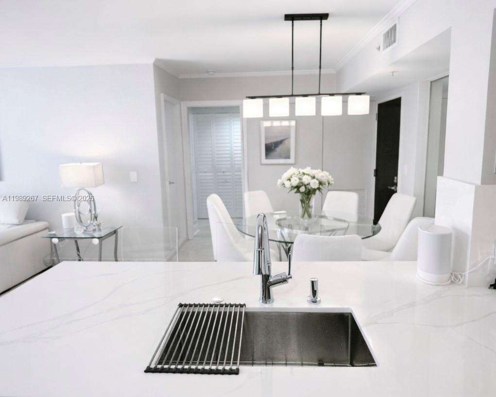 YACHT CLUB AT PORTOFINO - 90 Alton Rd, Miami Beach, FL 33139 | Picture 11