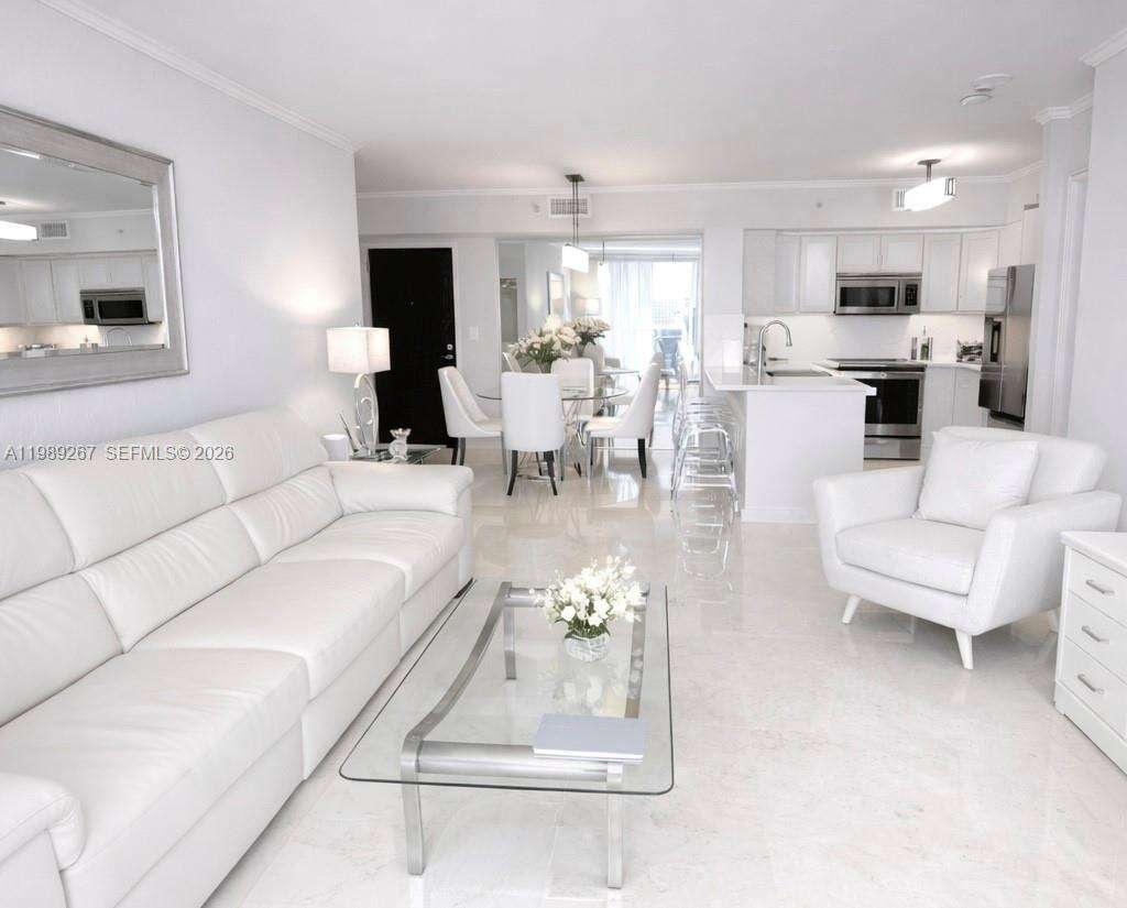 YACHT CLUB AT PORTOFINO - 90 Alton Rd, Miami Beach, FL 33139 | Picture 8