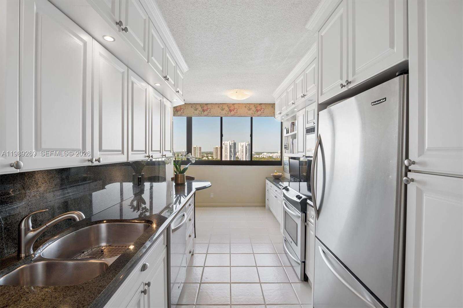 The Landmark at 20185 Country Club Dr, Aventura, FL 33180 - For Sale photo 3