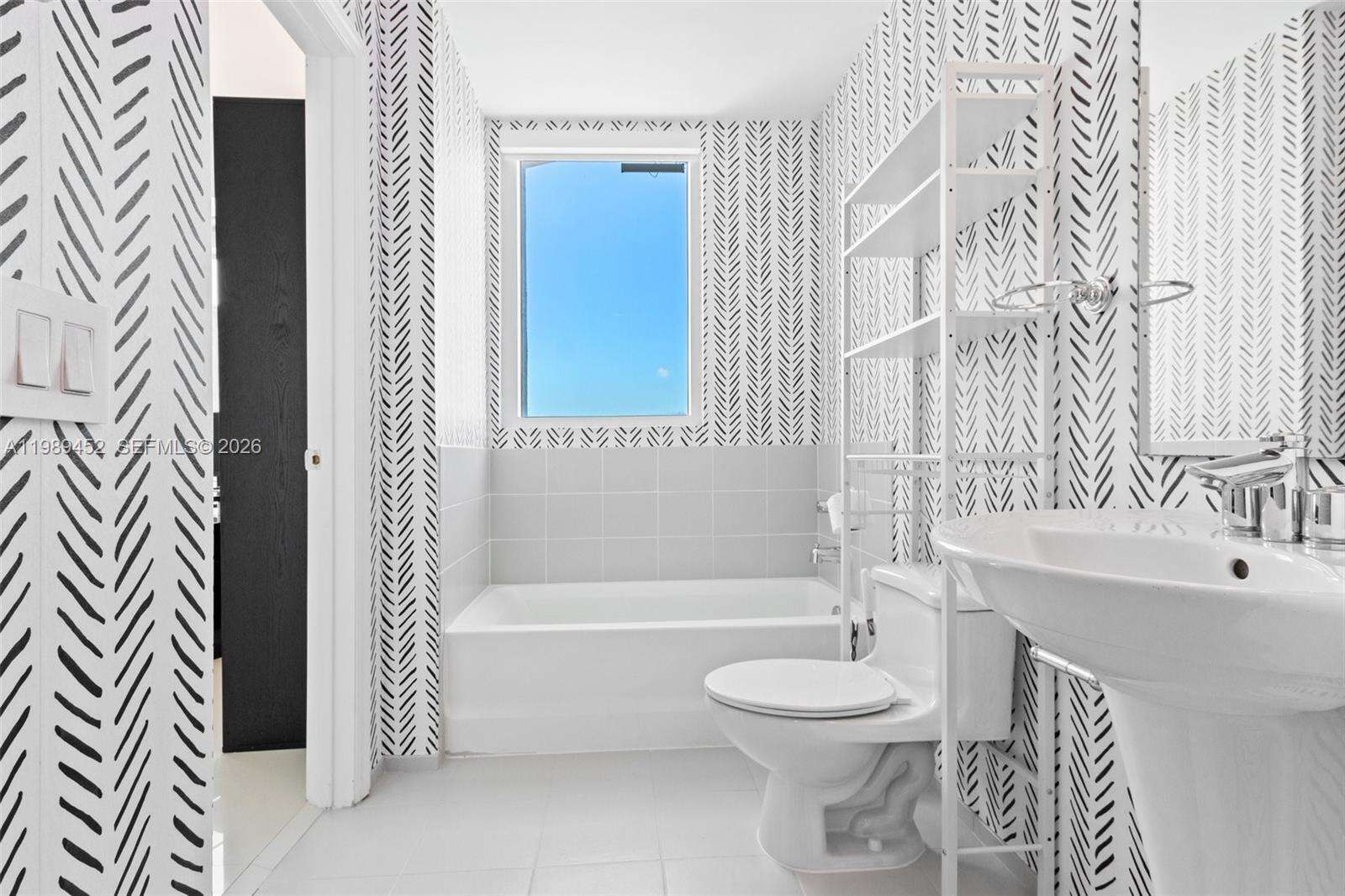 INFINITY AT BRICKELL - 60 13 St, Miami, FL 33130 | Picture 21