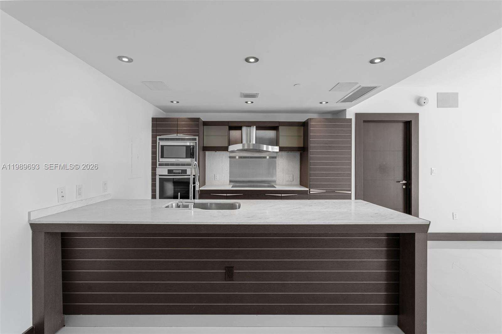 EPIC WEST - 200 Biscayne Blvd Way, Miami, FL 33131 | Picture 13