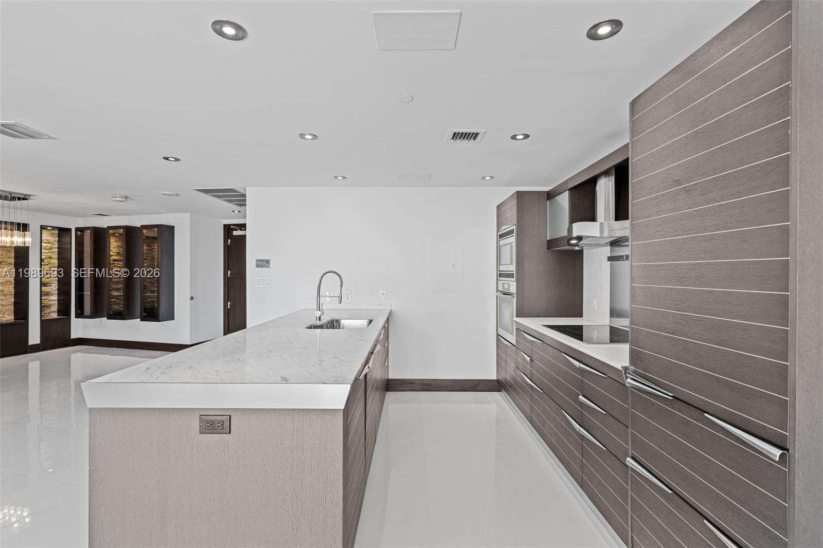 EPIC WEST - 200 Biscayne Blvd Way, Miami, FL 33131 | Picture 14