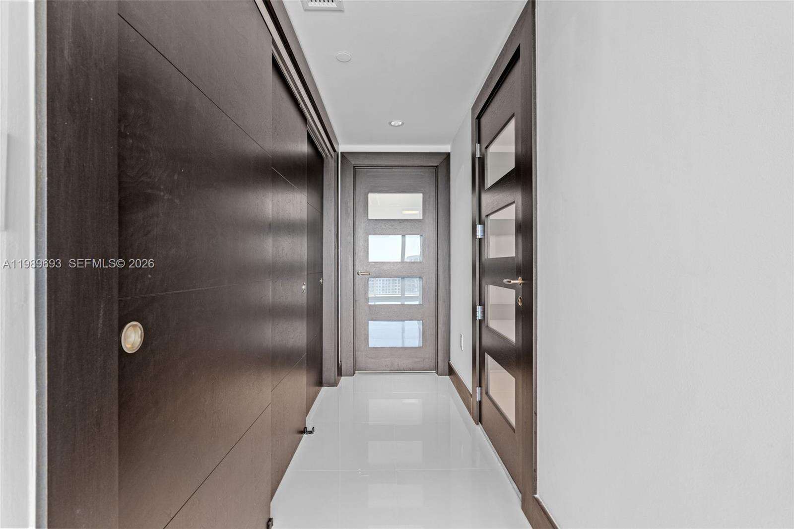 EPIC WEST - 200 Biscayne Blvd Way, Miami, FL 33131 | Picture 17