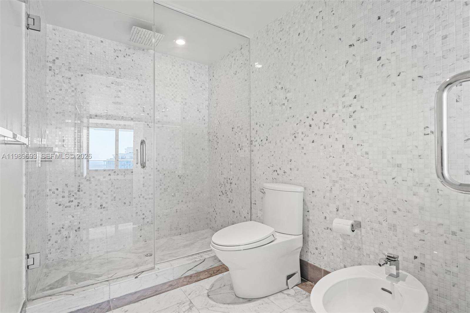 EPIC WEST - 200 Biscayne Blvd Way, Miami, FL 33131 | Picture 22