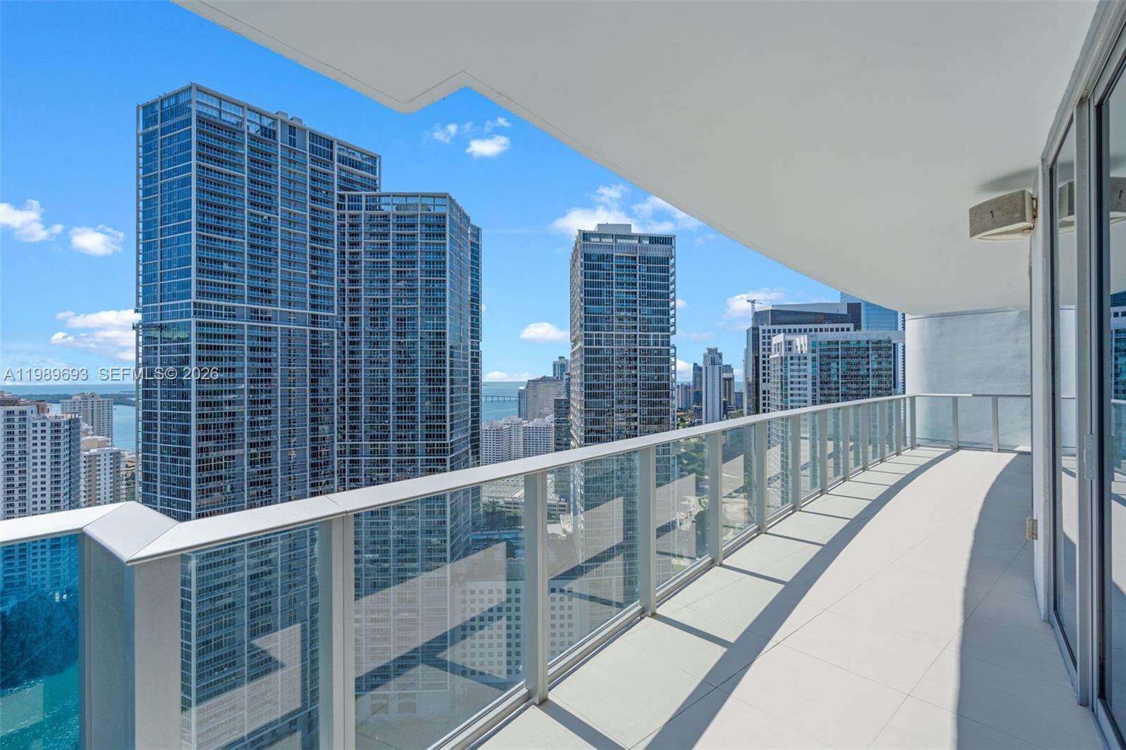 EPIC WEST - 200 Biscayne Blvd Way, Miami, FL 33131 | Picture 28