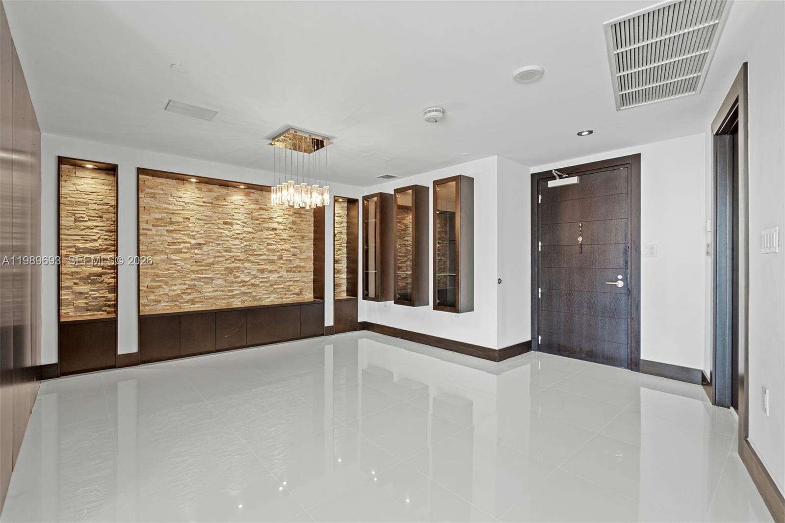 EPIC WEST - 200 Biscayne Blvd Way, Miami, FL 33131 | Picture 4