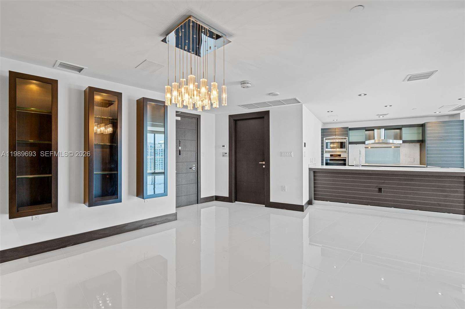EPIC WEST - 200 Biscayne Blvd Way, Miami, FL 33131 | Picture 5