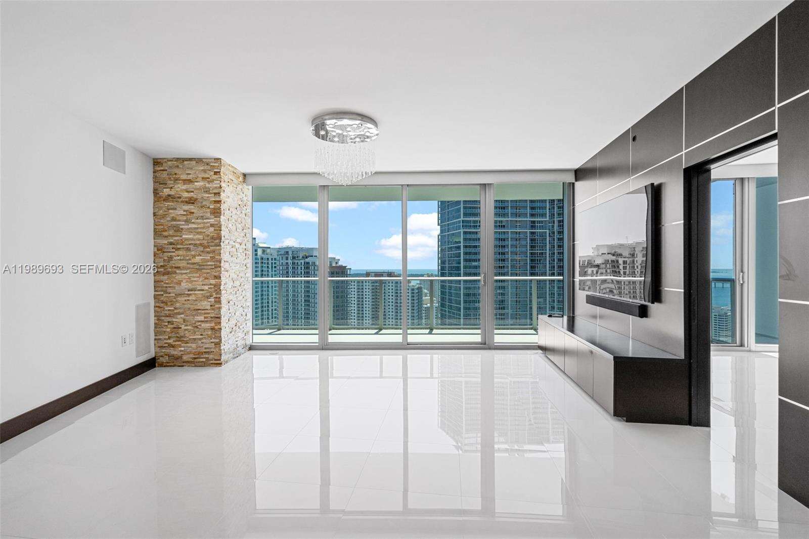 EPIC WEST - 200 Biscayne Blvd Way, Miami, FL 33131 | Picture 7