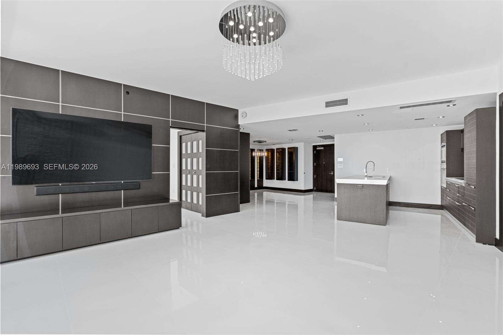 EPIC WEST - 200 Biscayne Blvd Way, Miami, FL 33131 | Picture 9