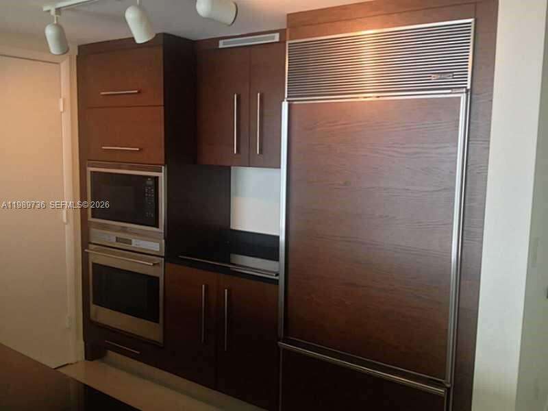 Icon Brickell 1 at 475 Brickell Ave, Miami, FL 33131 - For Sale photo 7