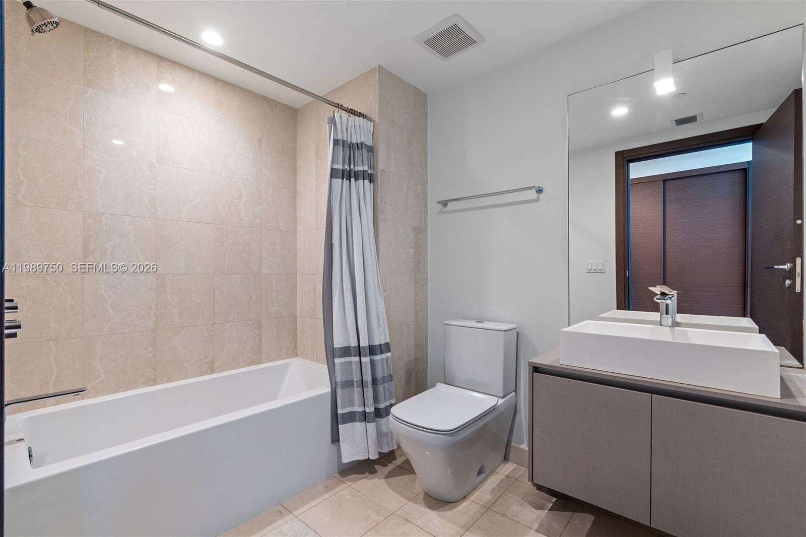 Brickell Flatiron at 1000 Brickell Plz, Miami, FL 33131 - For Sale photo 26