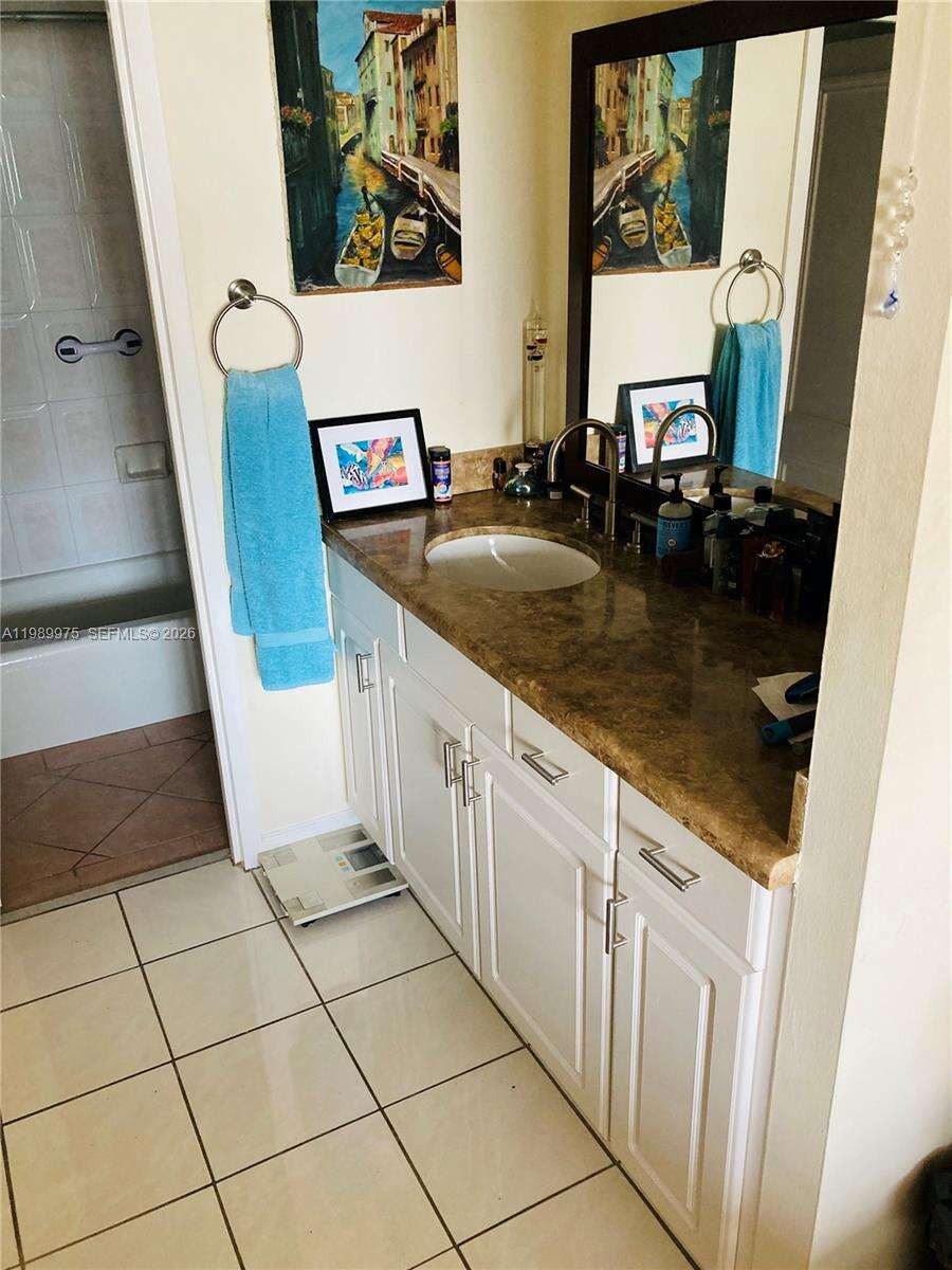 Brickell Bay Club at 2333 Brickell Ave, Miami, FL 33129 - For Sale photo 25