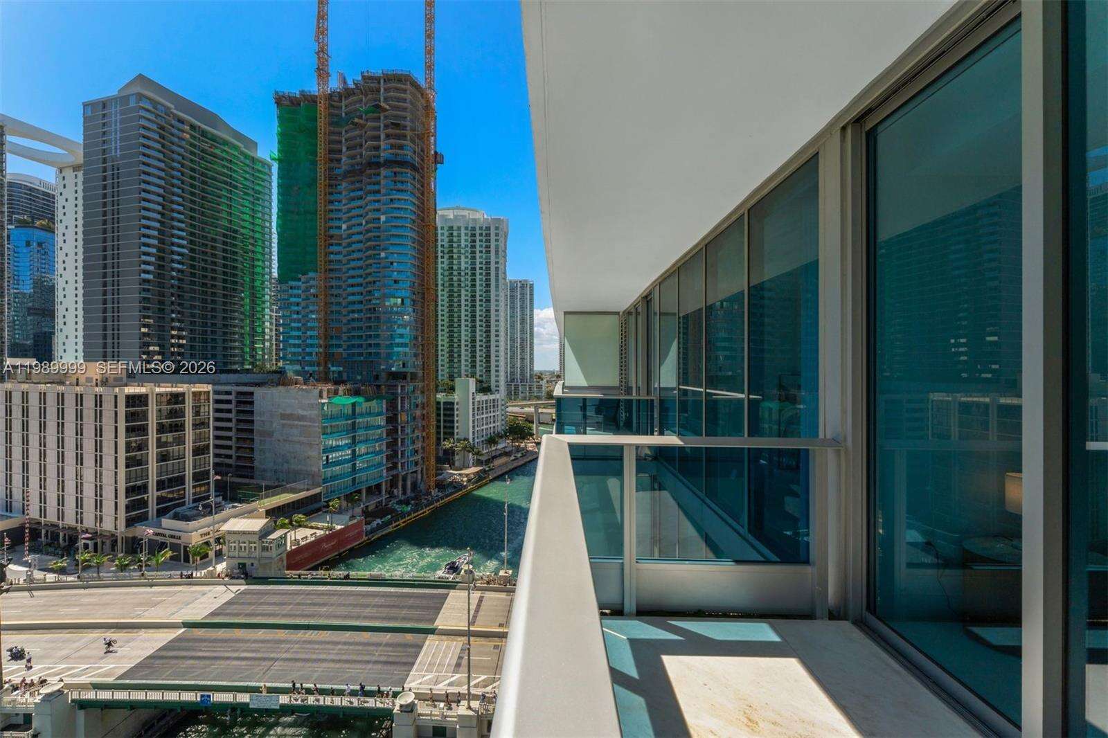 EPIC WEST - 200 Biscayne Blvd Way, Miami, FL 33131 | Picture 23