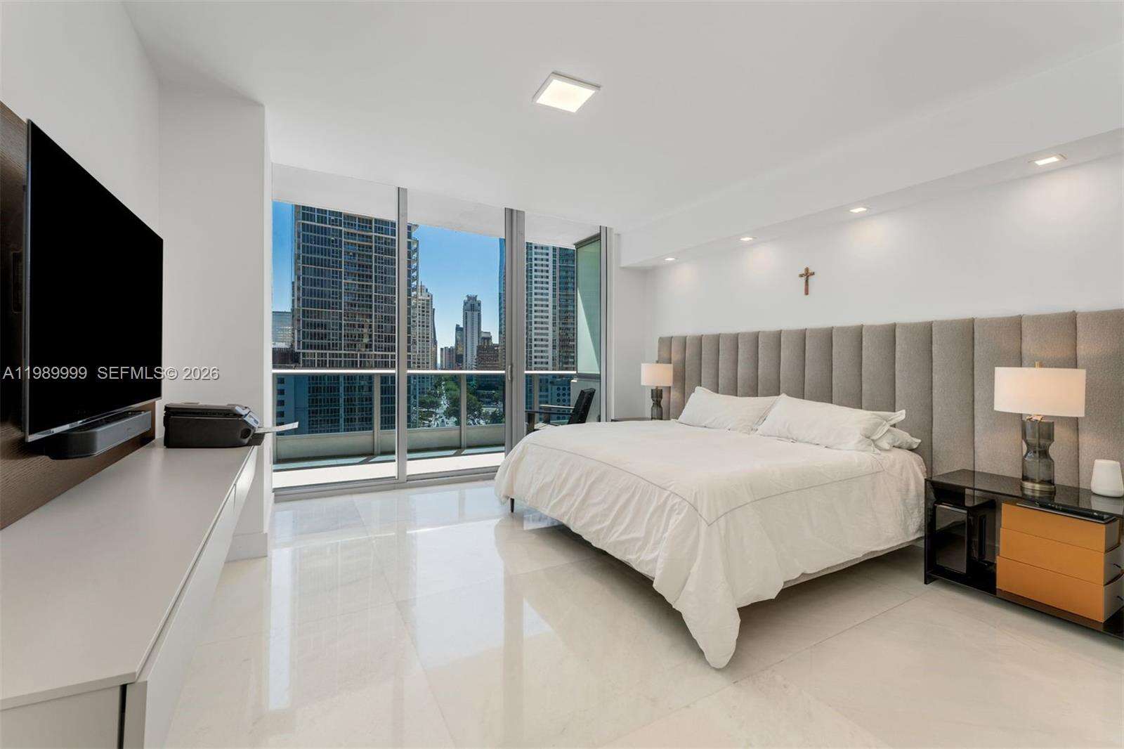 EPIC WEST - 200 Biscayne Blvd Way, Miami, FL 33131 | Picture 7