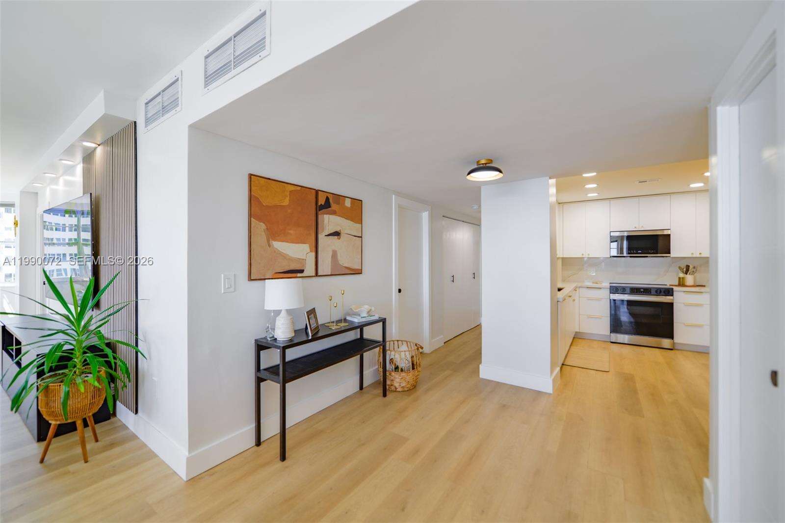 The Hemispheres at 1980 Ocean Dr, Hallandale Beach, FL 33009 - For Sale photo 15