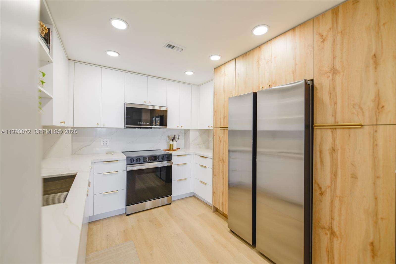 The Hemispheres at 1980 Ocean Dr, Hallandale Beach, FL 33009 - For Sale photo 19