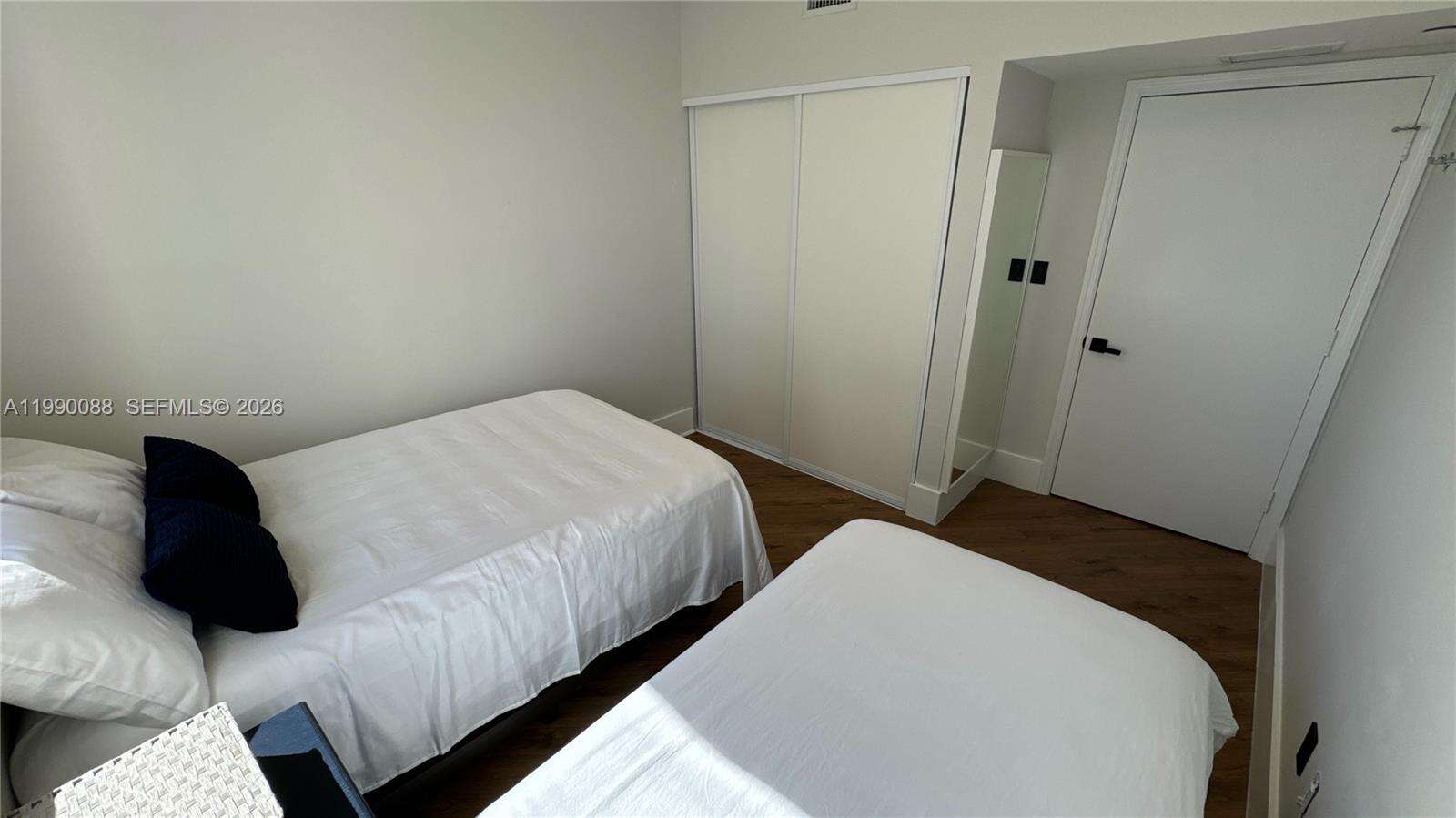 Turnberry Village North at 20000 Country Club Dr, Aventura, FL 33180 - For Sale photo 15