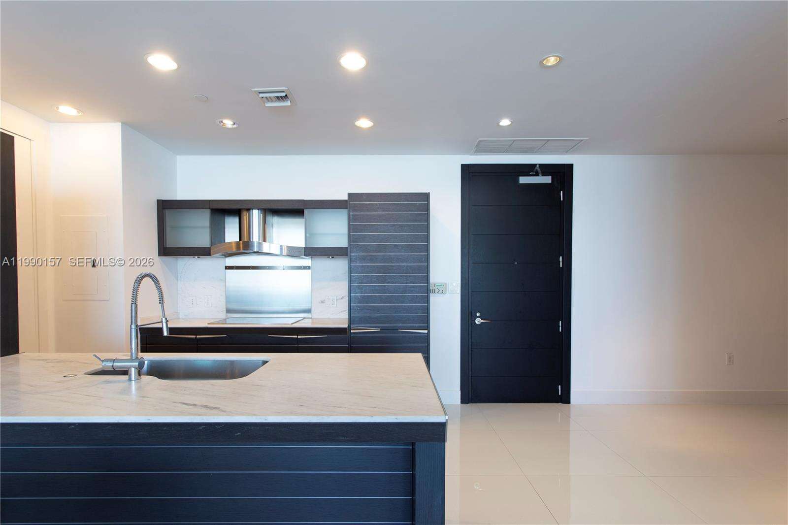 Epic Residences at 200 Biscayne Blvd Wy, Miami, FL 33131 - For Sale photo 2