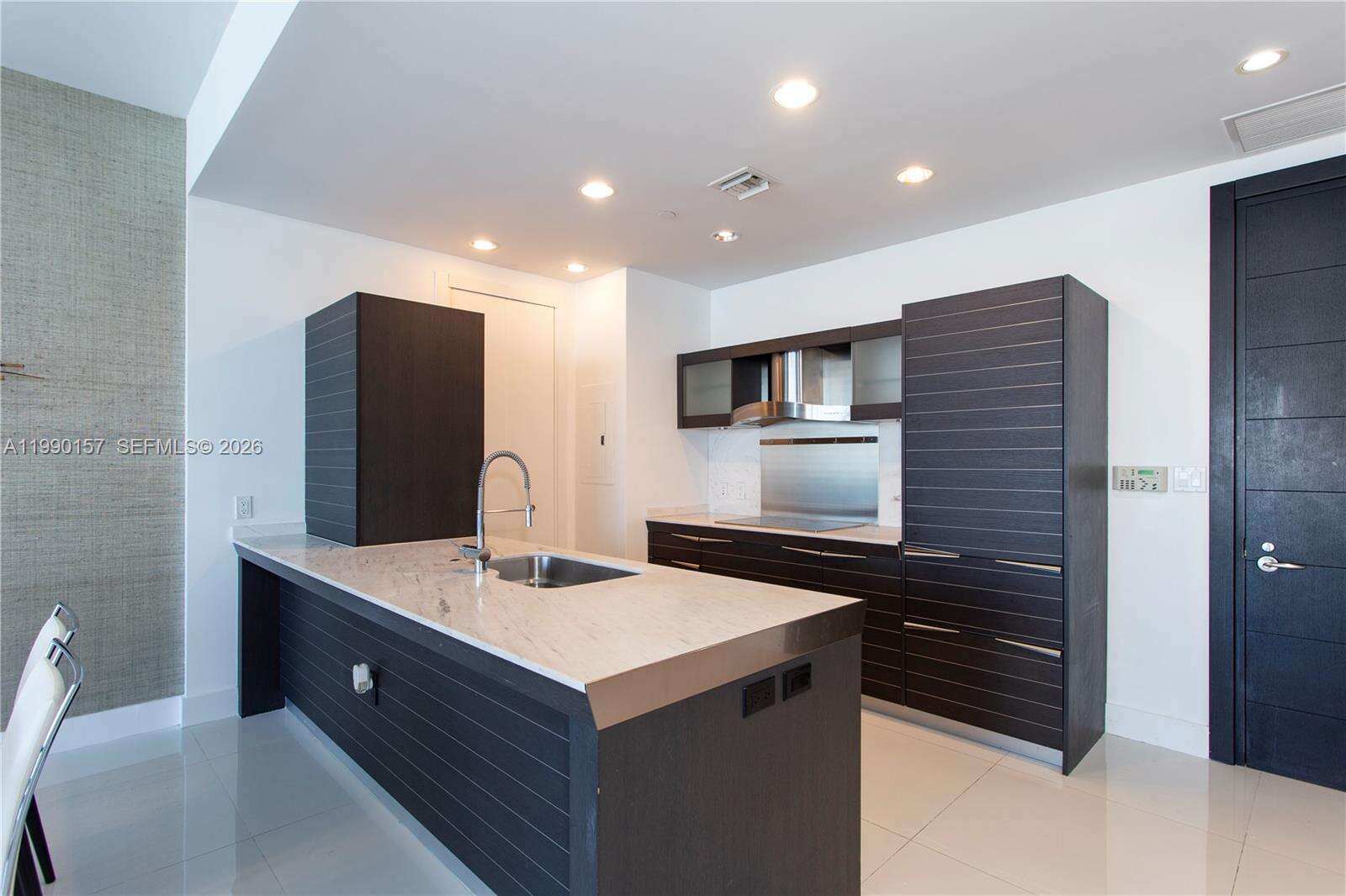 Epic Residences at 200 Biscayne Blvd Wy, Miami, FL 33131 - For Sale photo 4