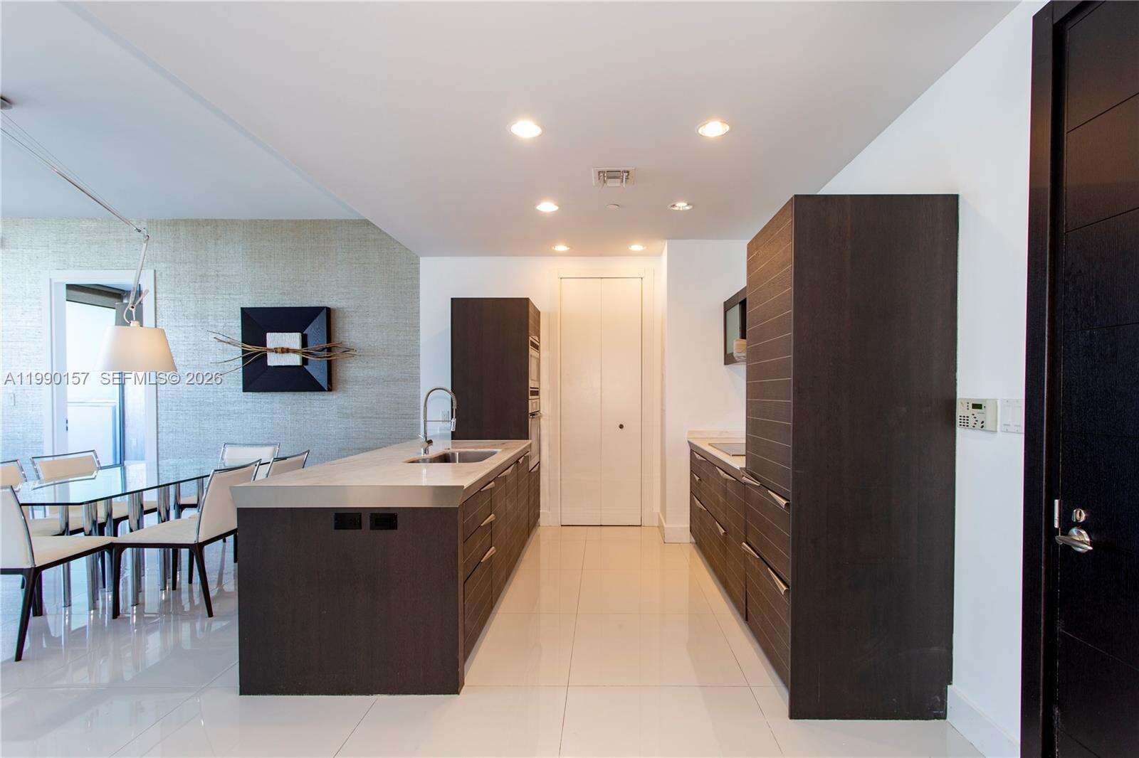 Epic Residences at 200 Biscayne Blvd Wy, Miami, FL 33131 - For Sale photo 5