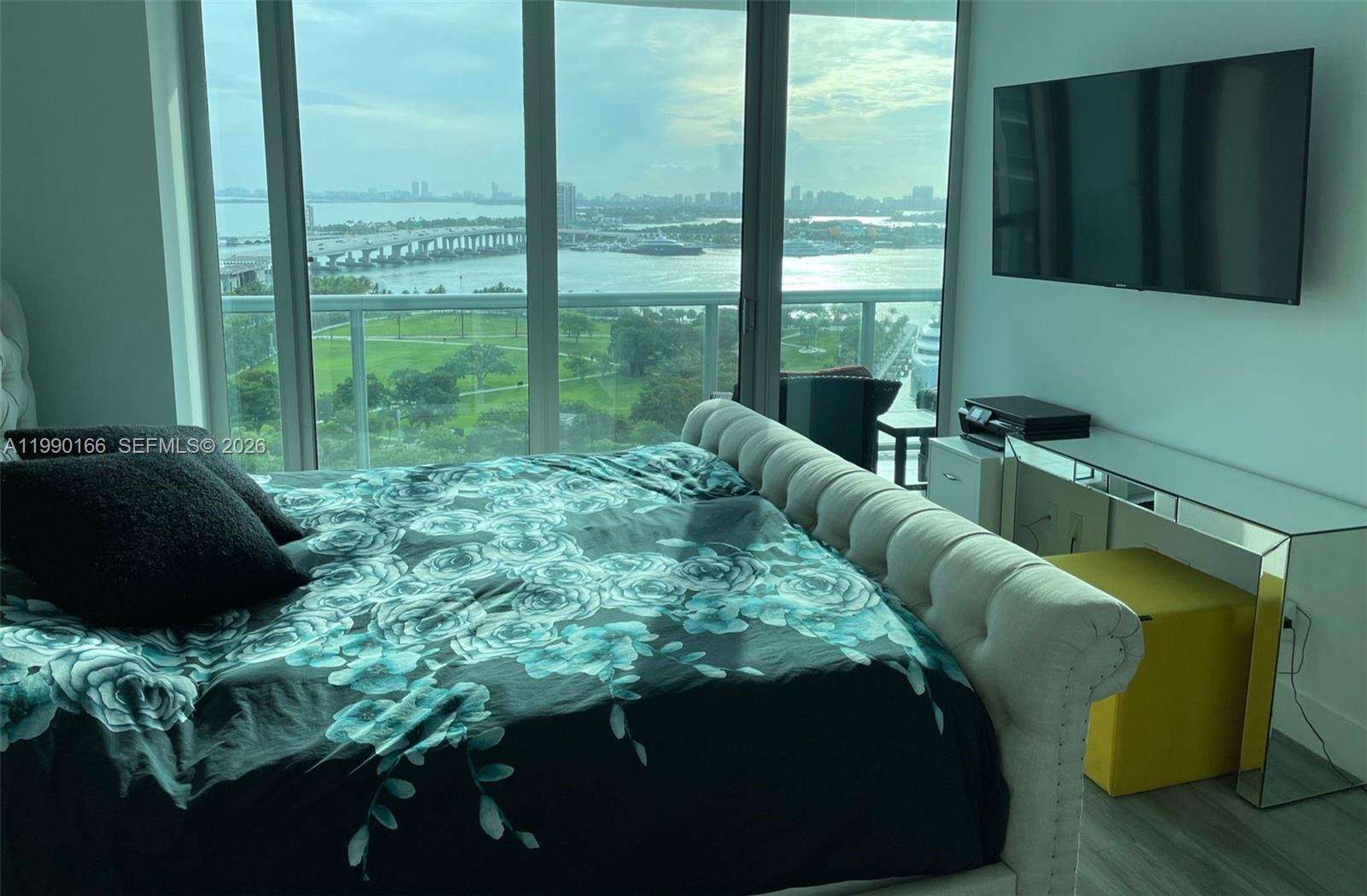 Marina Blue at 888 Biscayne Blvd, Miami, FL 33132 - For Sale photo 1