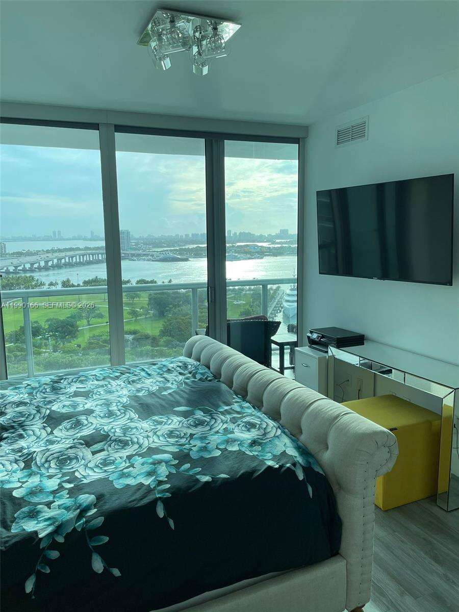 Marina Blue at 888 Biscayne Blvd, Miami, FL 33132 - For Sale photo 14