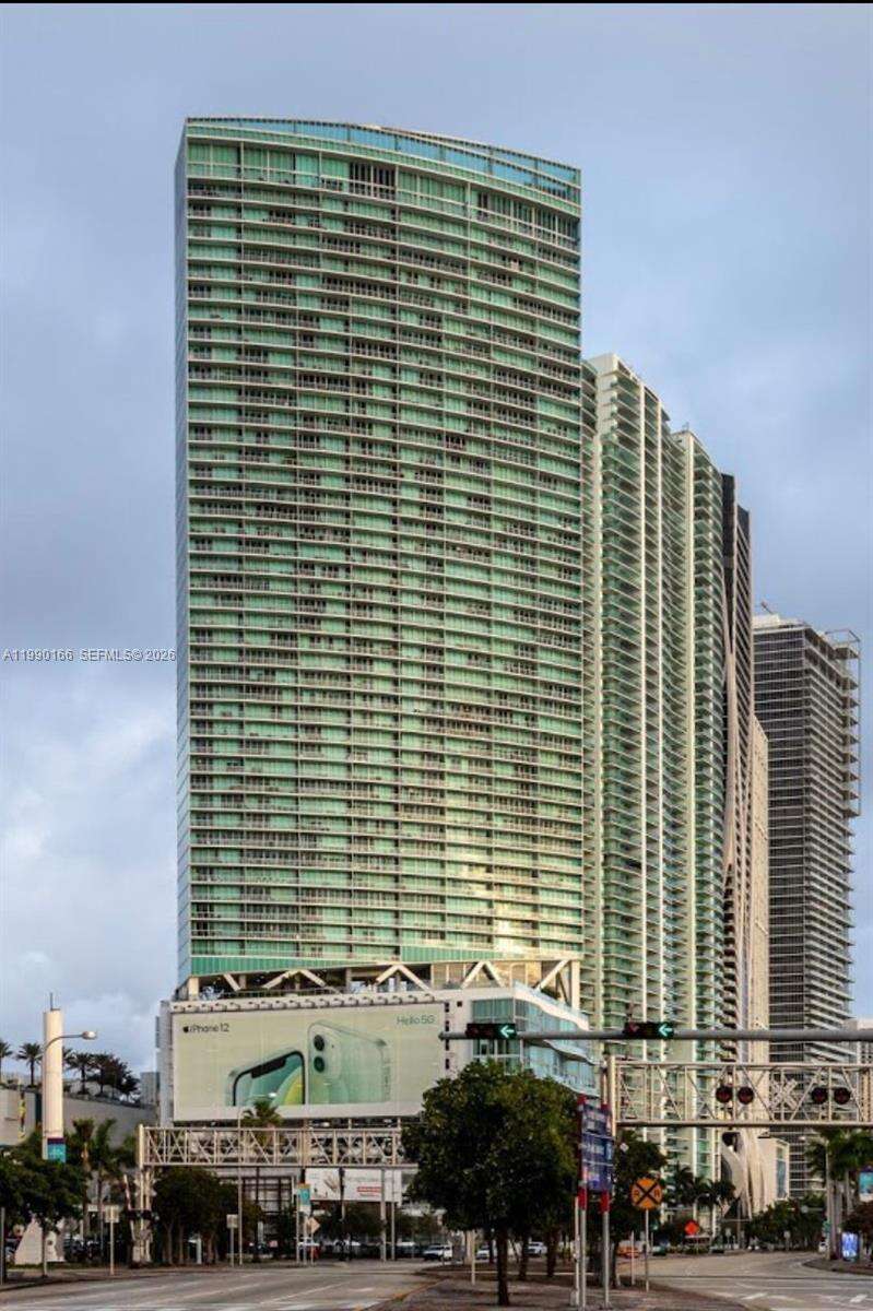 Marina Blue at 888 Biscayne Blvd, Miami, FL 33132 - For Sale photo 3
