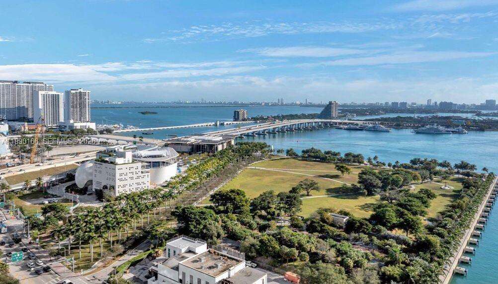 Marina Blue at 888 Biscayne Blvd, Miami, FL 33132 - For Sale photo 7
