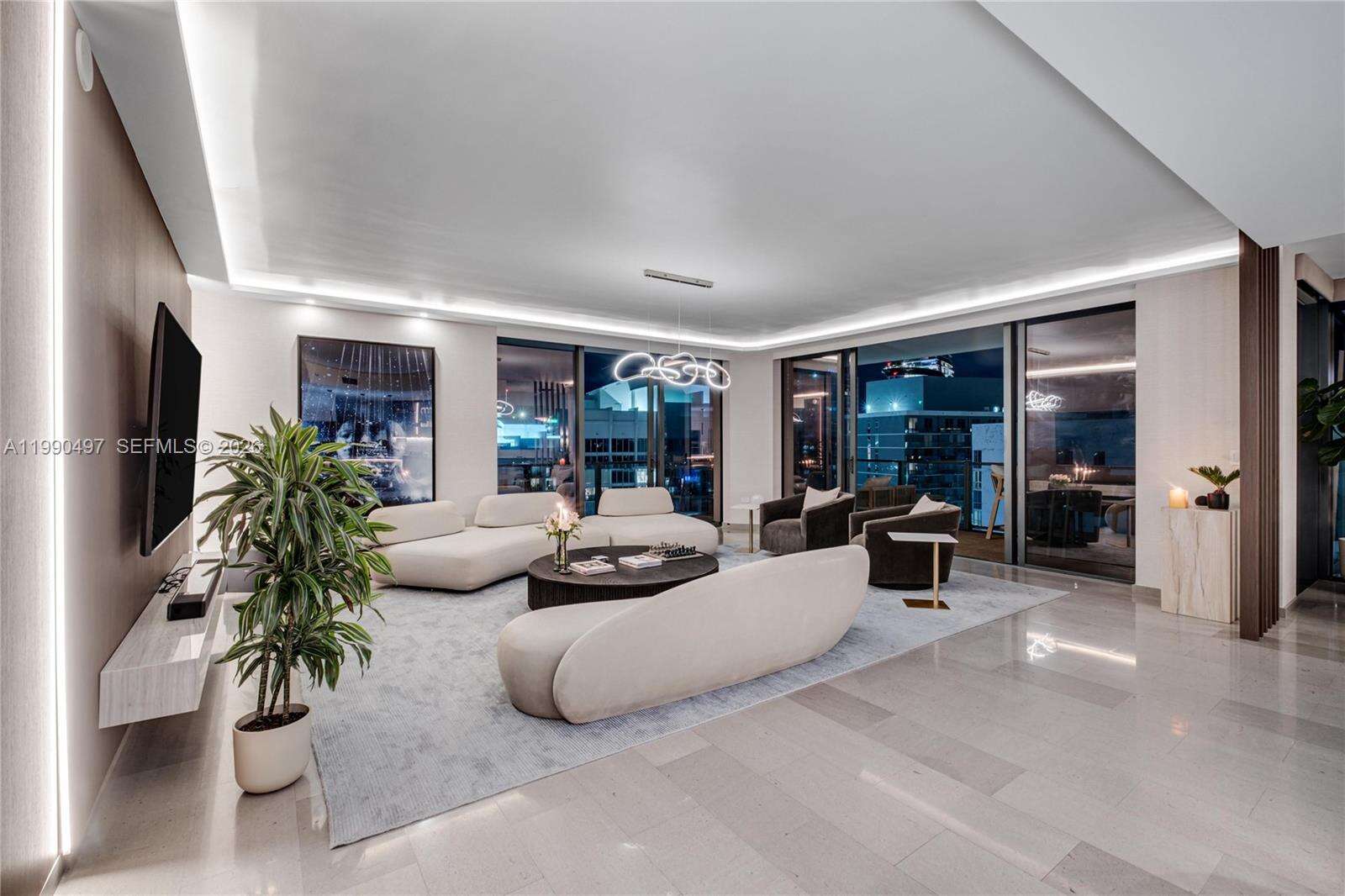 Reach Brickell at 68 6 St, Miami, FL 33131 - For Sale photo 17