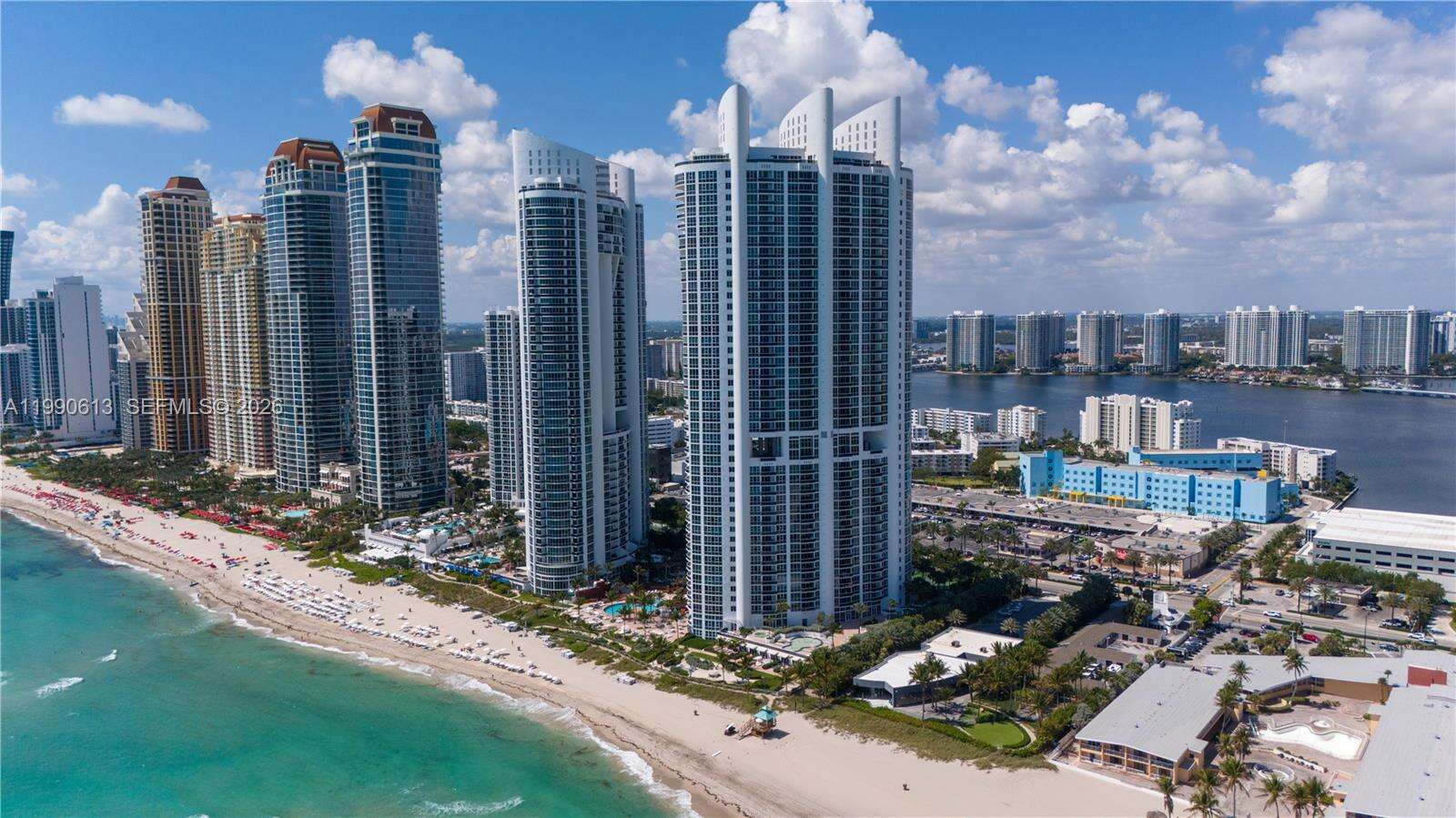 TRUMP ROYALE - 18201 Collins Ave, Sunny Isles Beach, FL 33160 | Picture 3