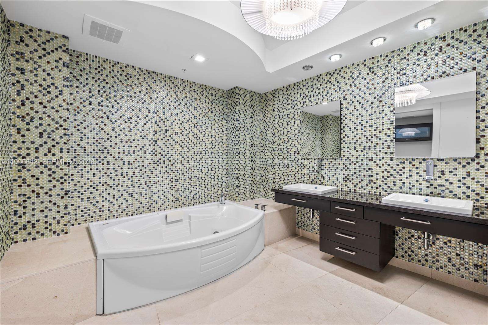 TRUMP ROYALE - 18201 Collins Ave, Sunny Isles Beach, FL 33160 | Picture 46