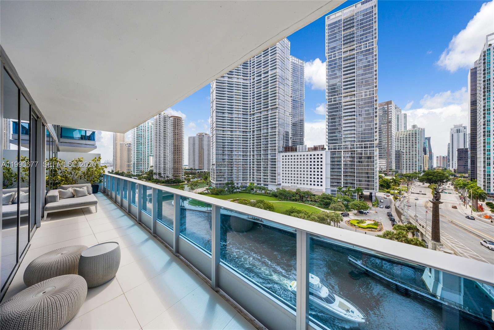 EPIC WEST - 200 Biscayne Blvd Way, Miami, FL 33131 | Picture 2