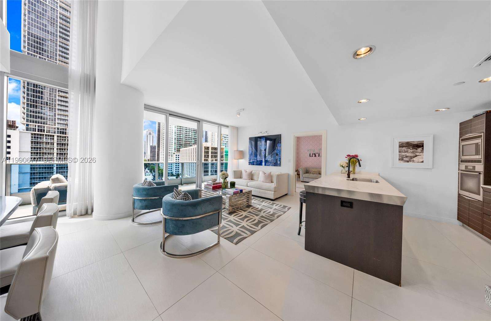 EPIC WEST - 200 Biscayne Blvd Way, Miami, FL 33131 | Picture 4