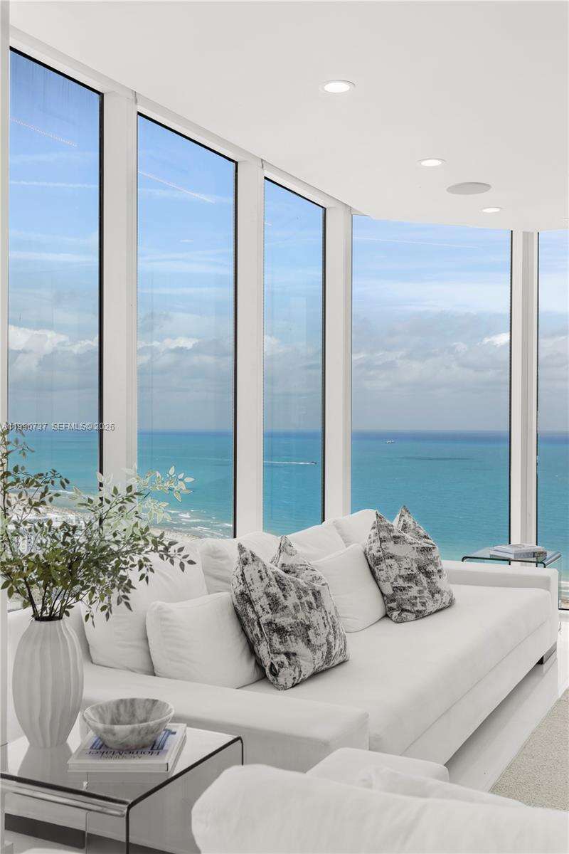 PORTOFINO TOWER - 300 Pointe Dr, Miami Beach, FL 33139 | Picture 2
