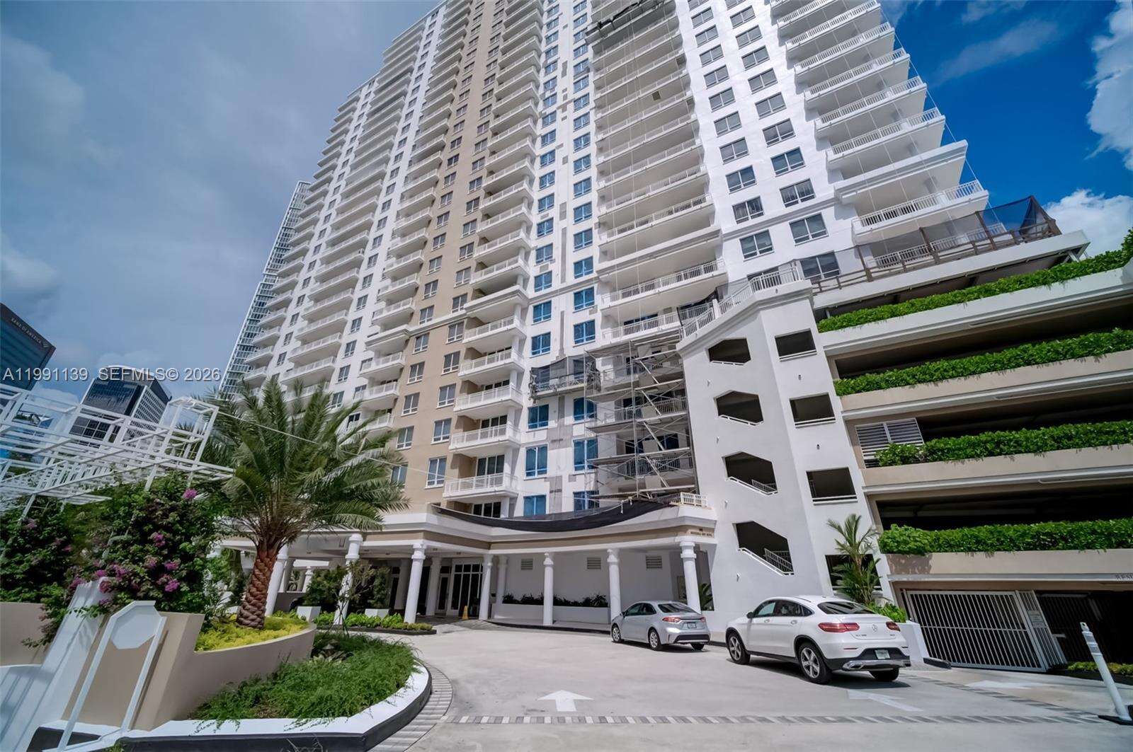 Courts Brickell Key at 801 Brickell Key Blvd, Miami, FL 33131 - For Sale photo 1