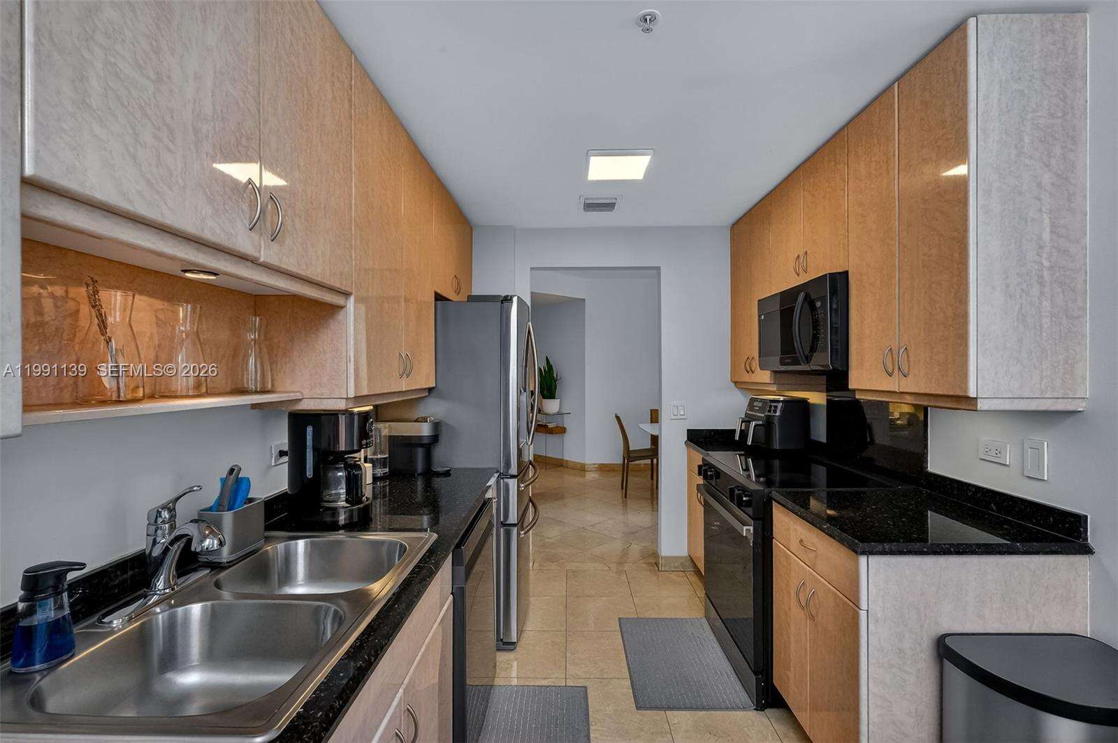 Courts Brickell Key at 801 Brickell Key Blvd, Miami, FL 33131 - For Sale photo 15