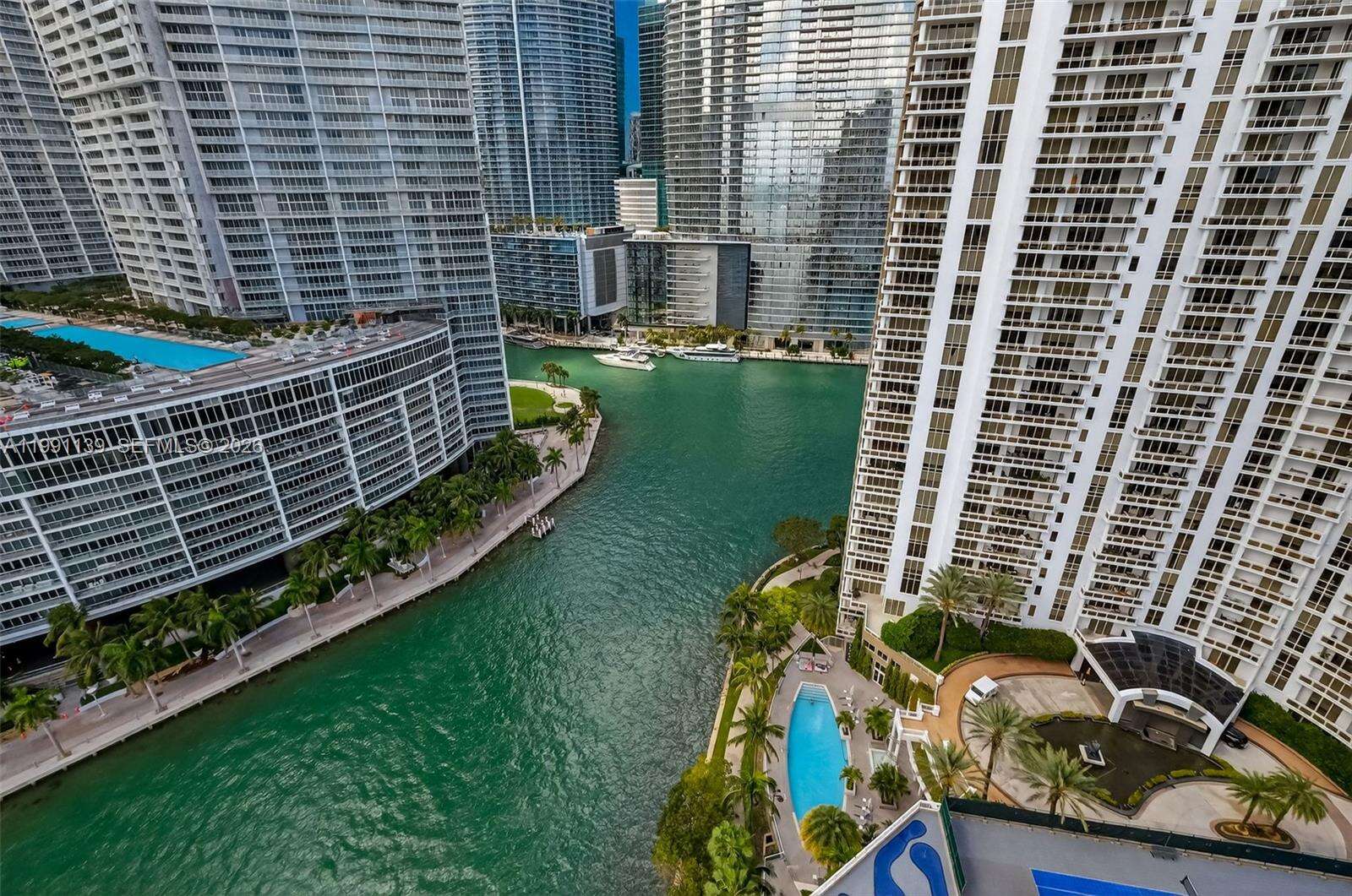 Courts Brickell Key at 801 Brickell Key Blvd, Miami, FL 33131 - For Sale photo 18