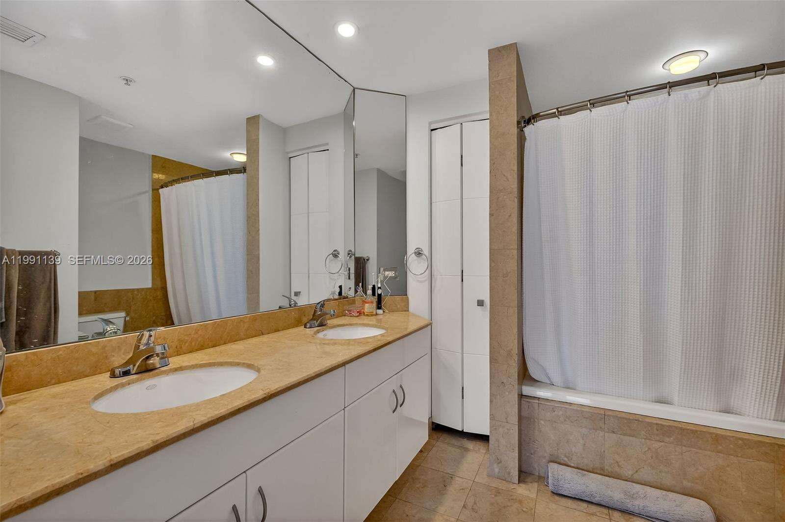 Courts Brickell Key at 801 Brickell Key Blvd, Miami, FL 33131 - For Sale photo 30