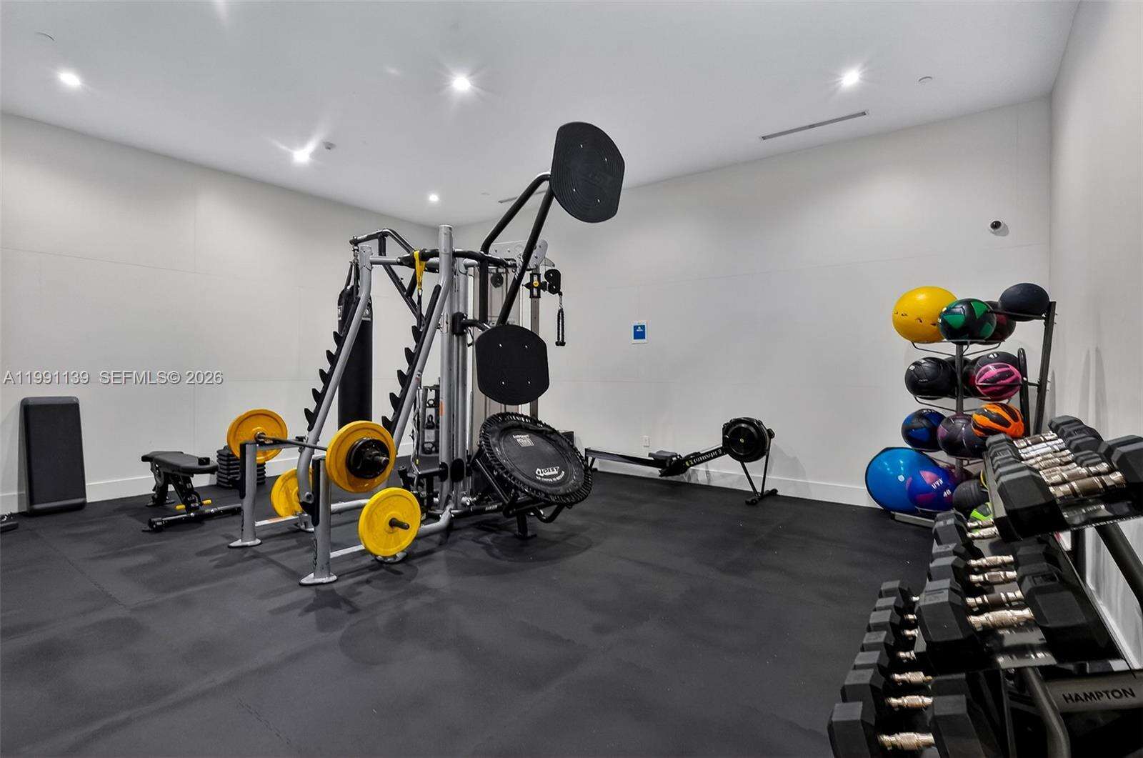 Courts Brickell Key at 801 Brickell Key Blvd, Miami, FL 33131 - For Sale photo 38