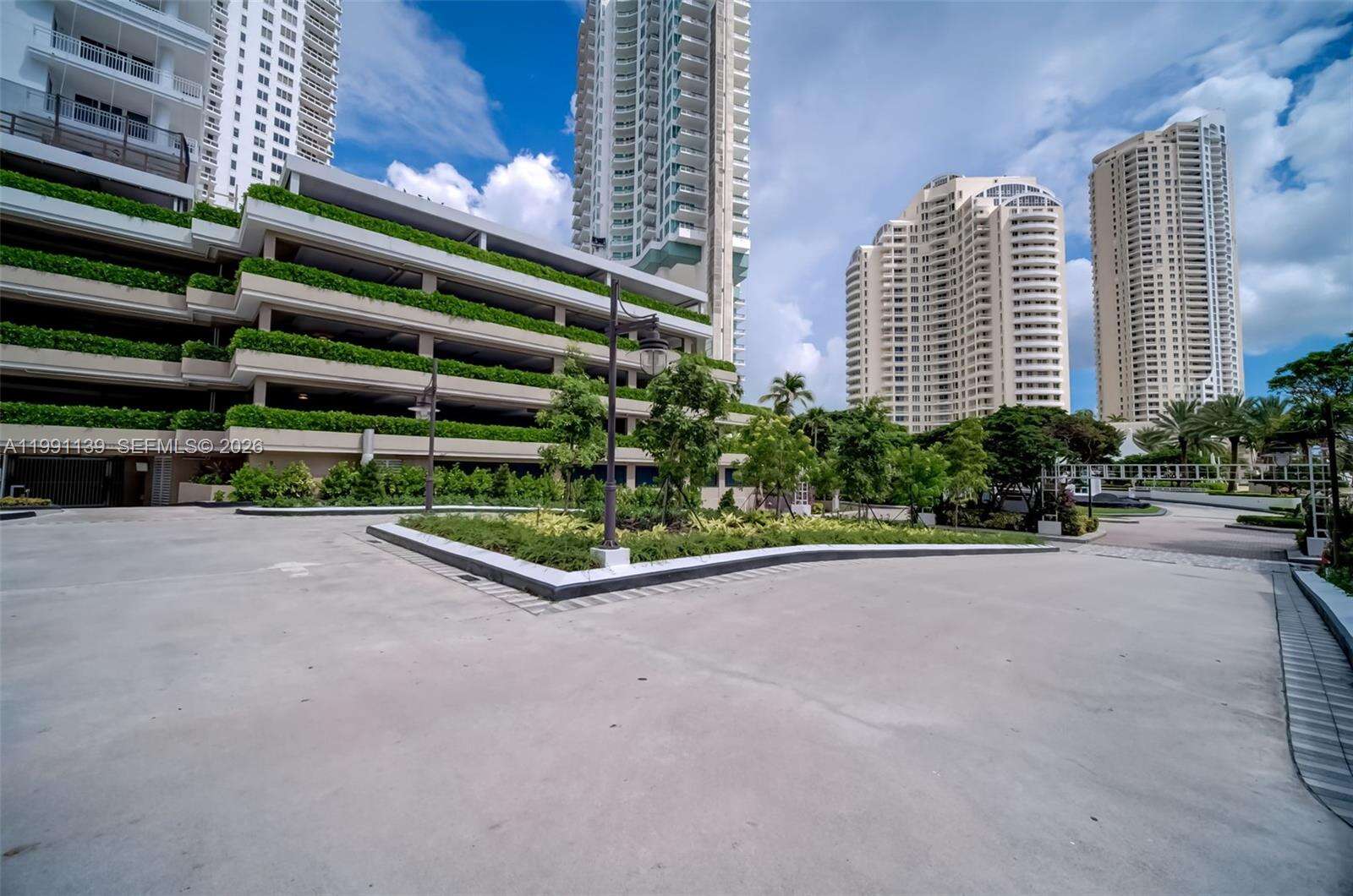 Courts Brickell Key at 801 Brickell Key Blvd, Miami, FL 33131 - For Sale photo 45
