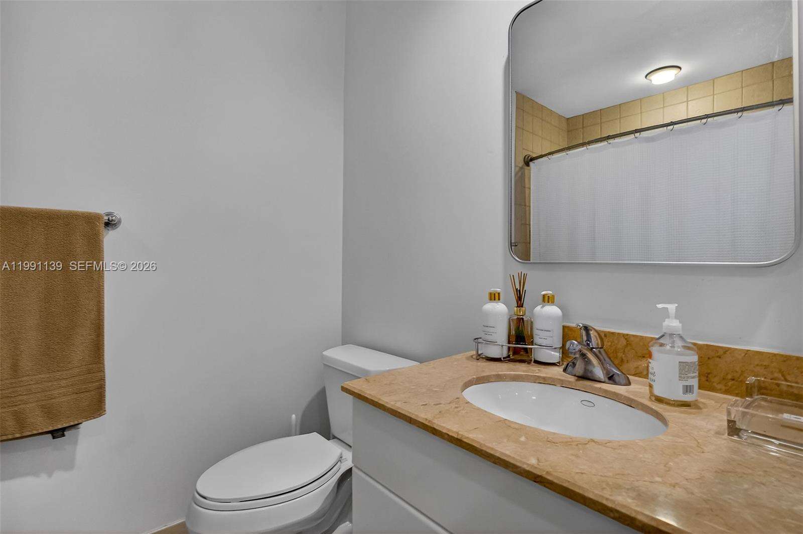 Courts Brickell Key at 801 Brickell Key Blvd, Miami, FL 33131 - For Sale photo 10