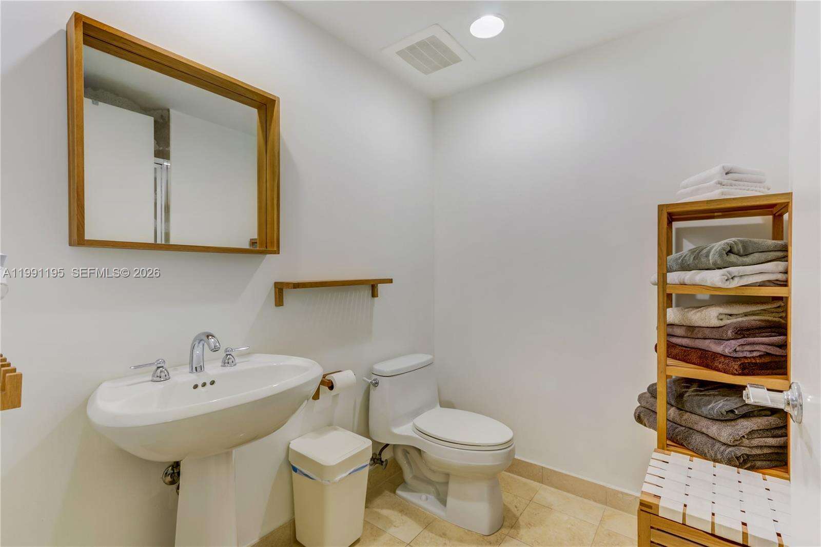 BEACH CLUB TWO - 1830 Ocean Dr, Hallandale Beach, FL 33009 | Picture 27