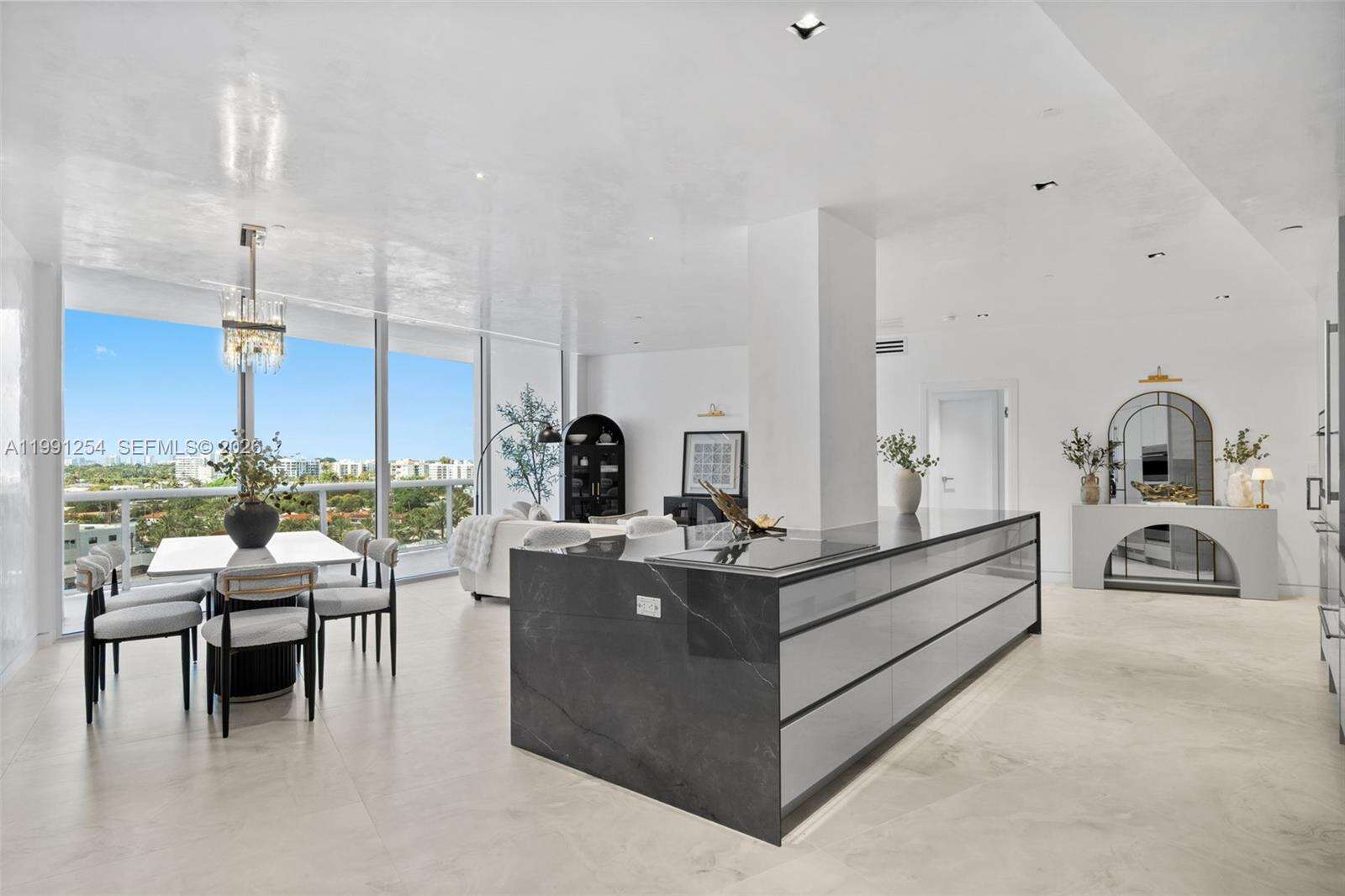 MAJESTIC TOWER AT BAL HARBOUR - 9601 Collins Ave, Bal Harbour, FL 33154 | Picture 1