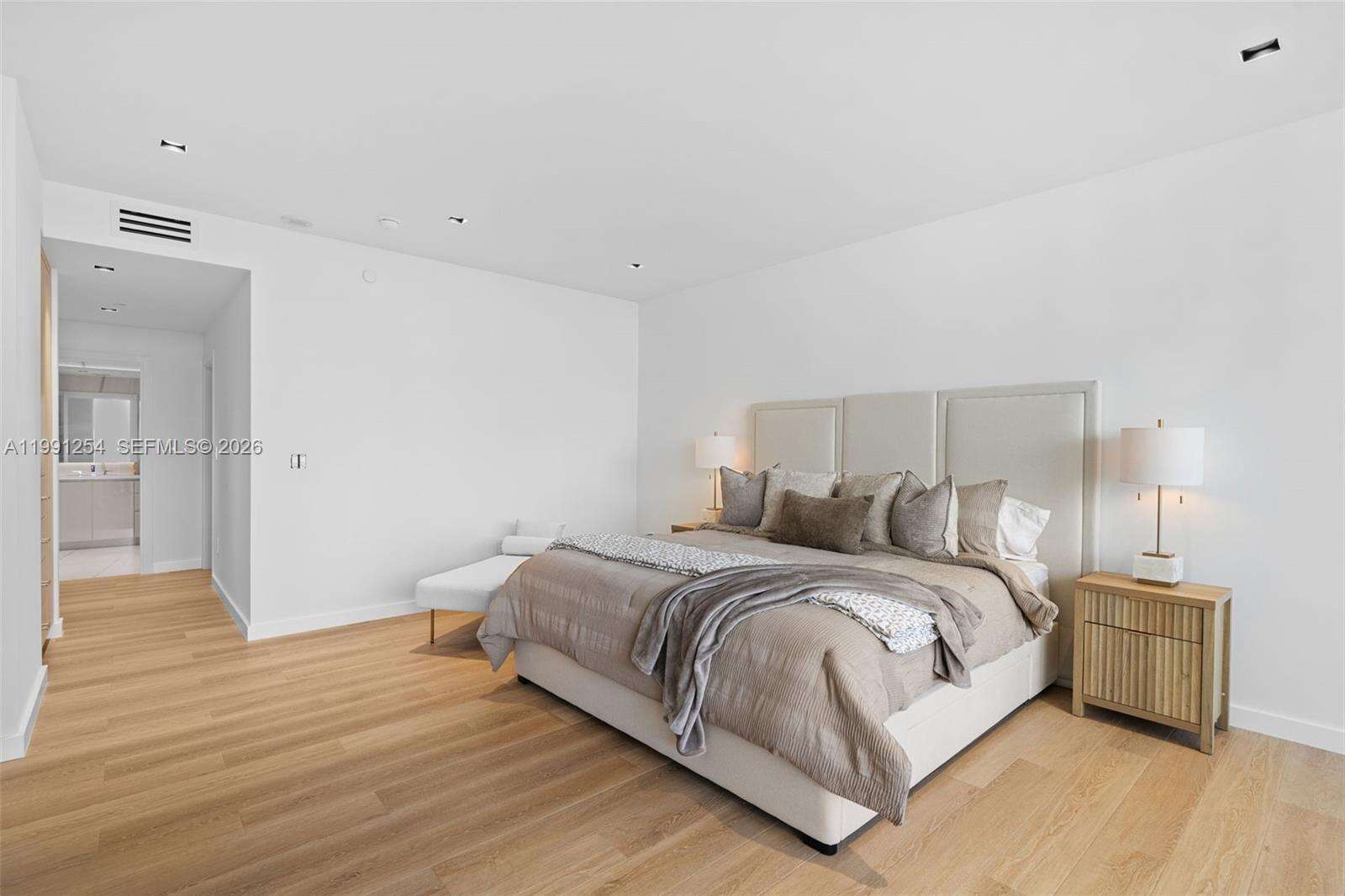 MAJESTIC TOWER AT BAL HARBOUR - 9601 Collins Ave, Bal Harbour, FL 33154 | Picture 13