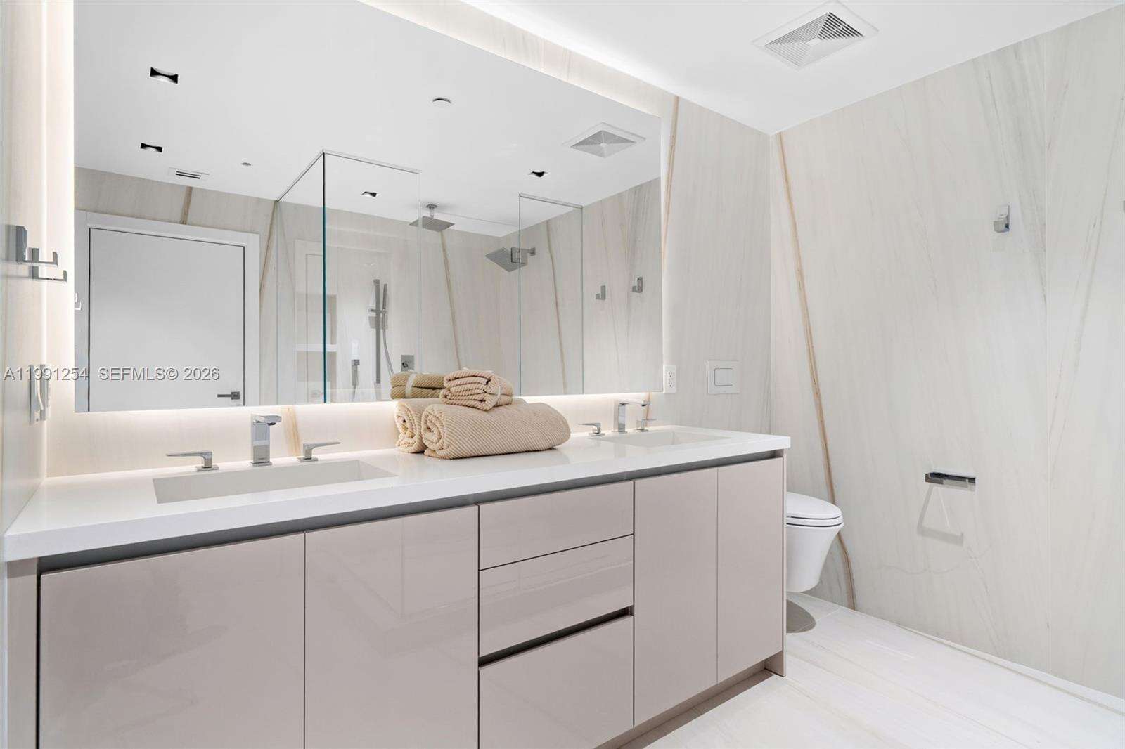 MAJESTIC TOWER AT BAL HARBOUR - 9601 Collins Ave, Bal Harbour, FL 33154 | Picture 15