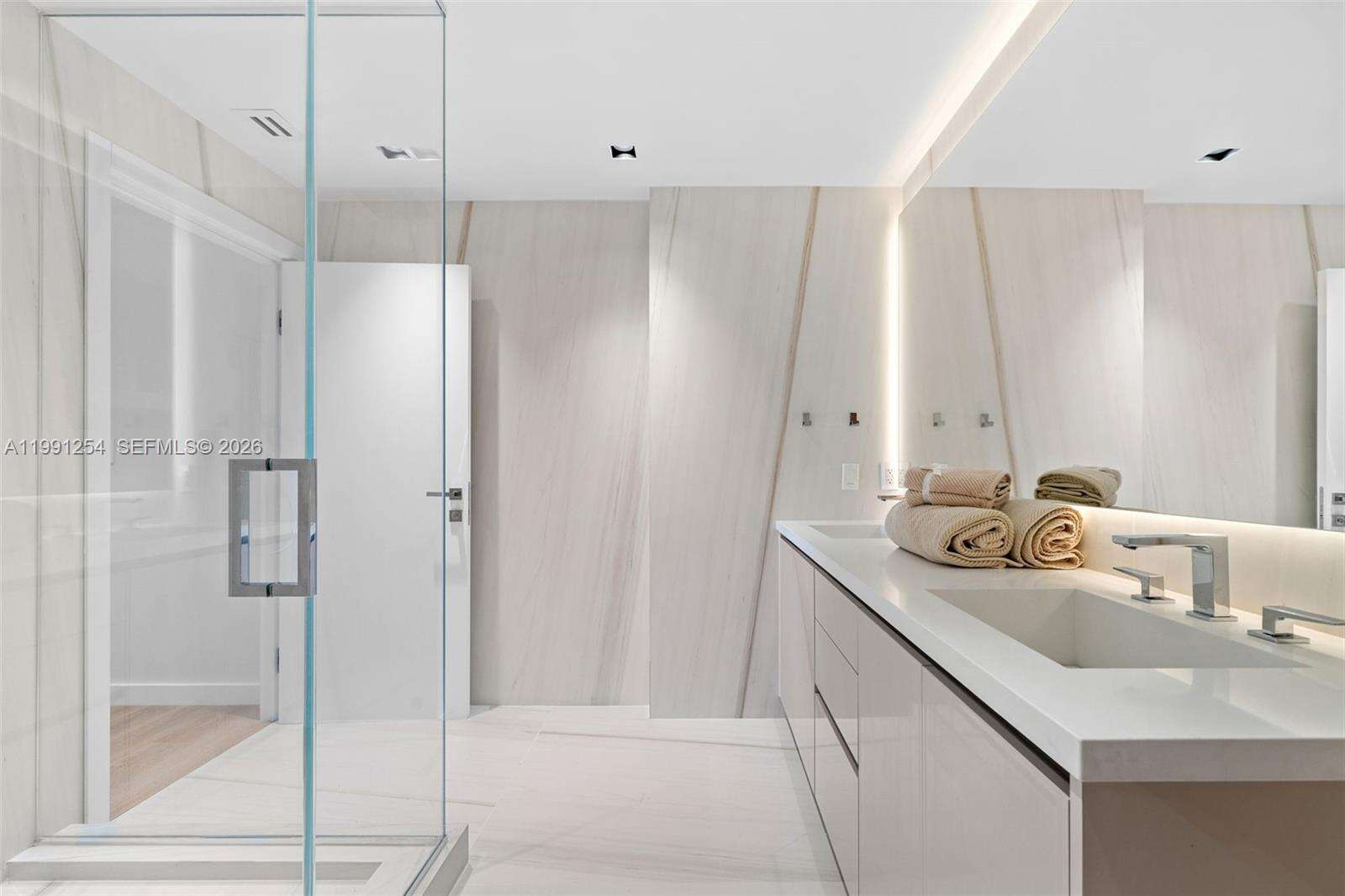 MAJESTIC TOWER AT BAL HARBOUR - 9601 Collins Ave, Bal Harbour, FL 33154 | Picture 17