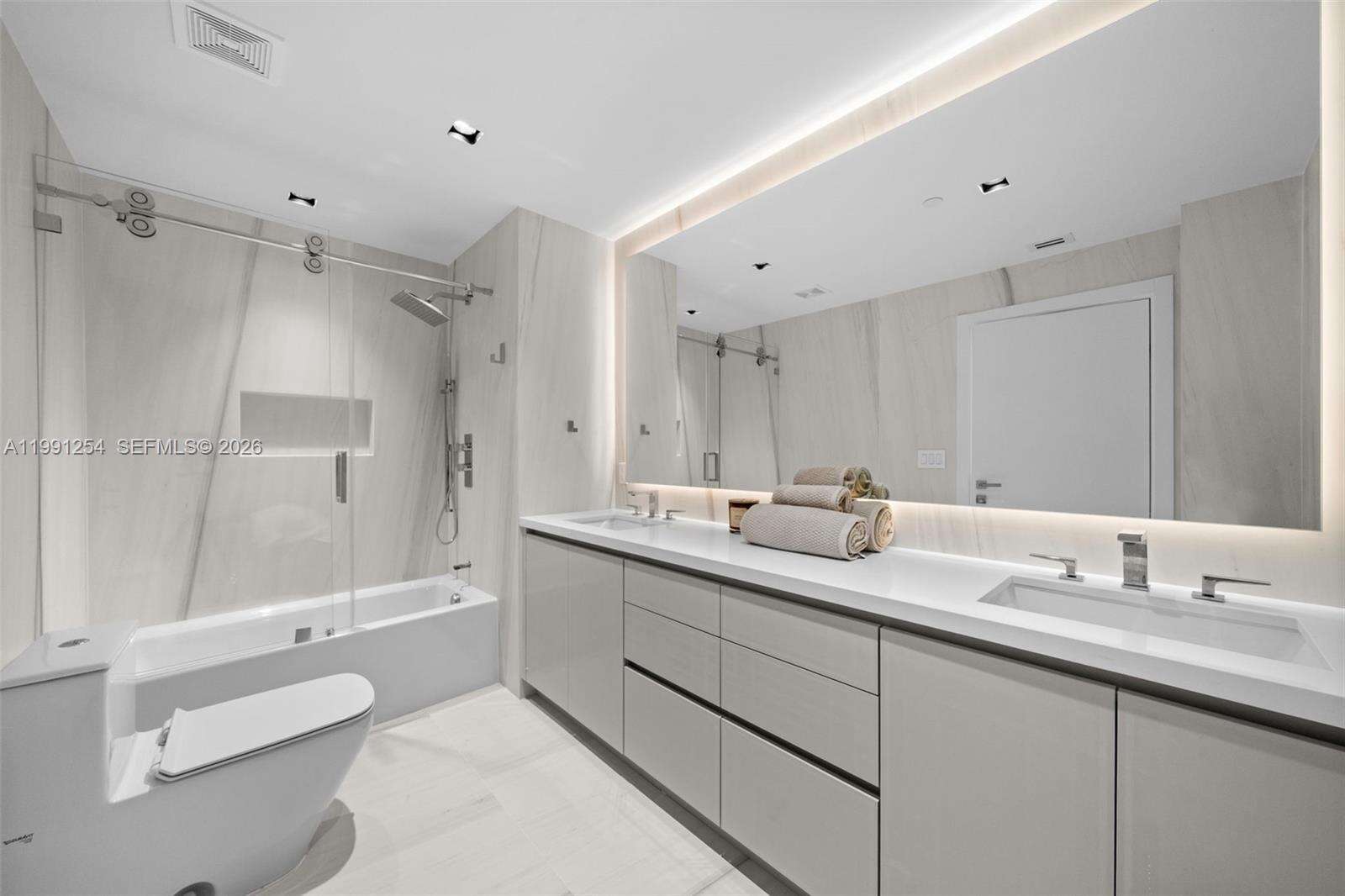 MAJESTIC TOWER AT BAL HARBOUR - 9601 Collins Ave, Bal Harbour, FL 33154 | Picture 21